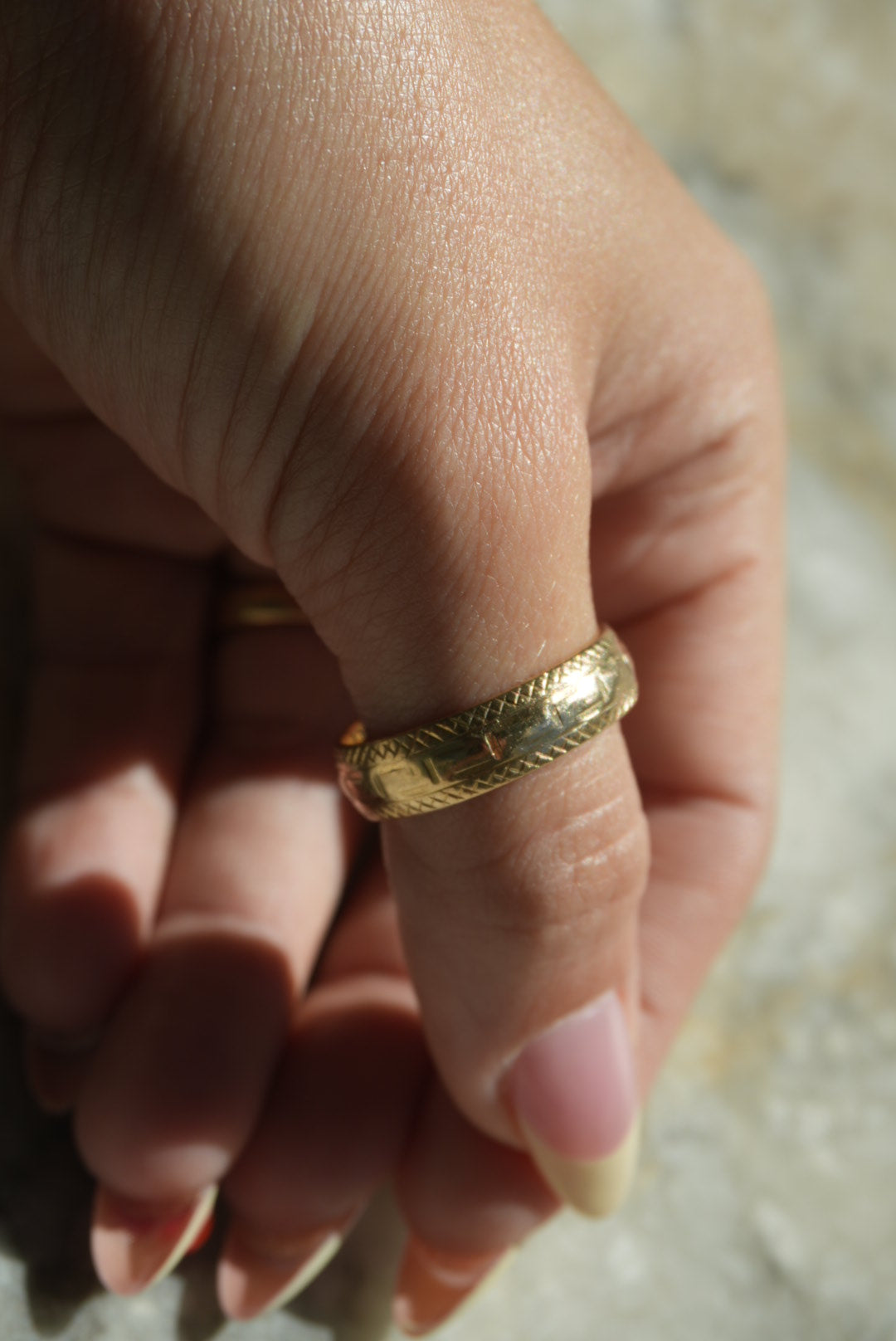 VINTAGE GREEK KEY GOLD BAND