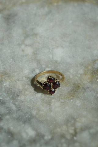10K ANTIQUE GARNET RING