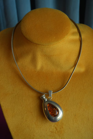 AMBER VIAL