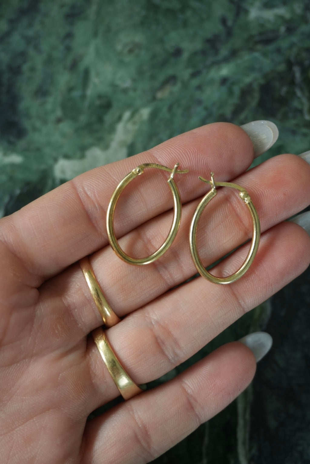 GOLDEN OVAL HOOPS