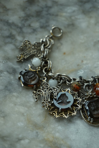 INTAGLIO CHARMER
