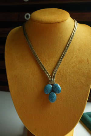 RARE VINTAGE TURQUOISE EGGS NECKLACE