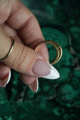 14K DIAMOND INSET BAND
