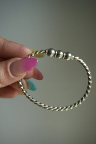 TRIPLE SCREW CAPE COD BANGLE