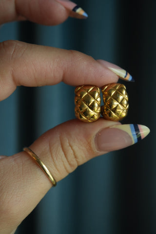 QUILTED HOOPS