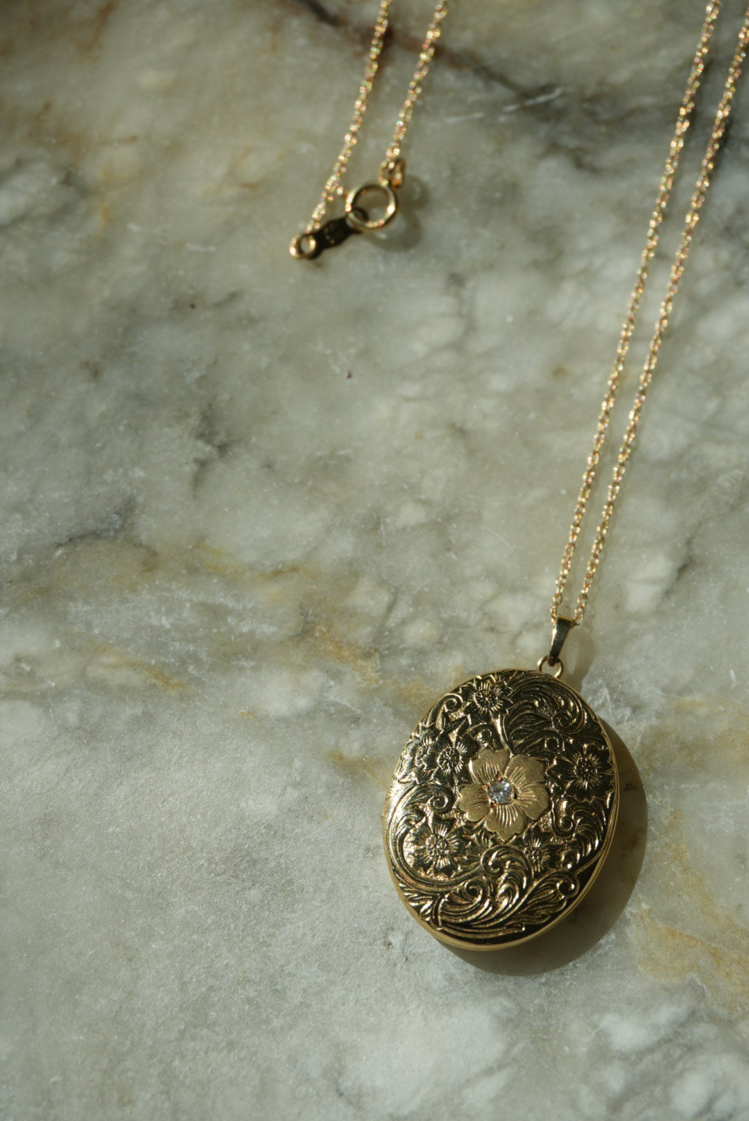 VINTAGE 14k LOCKET