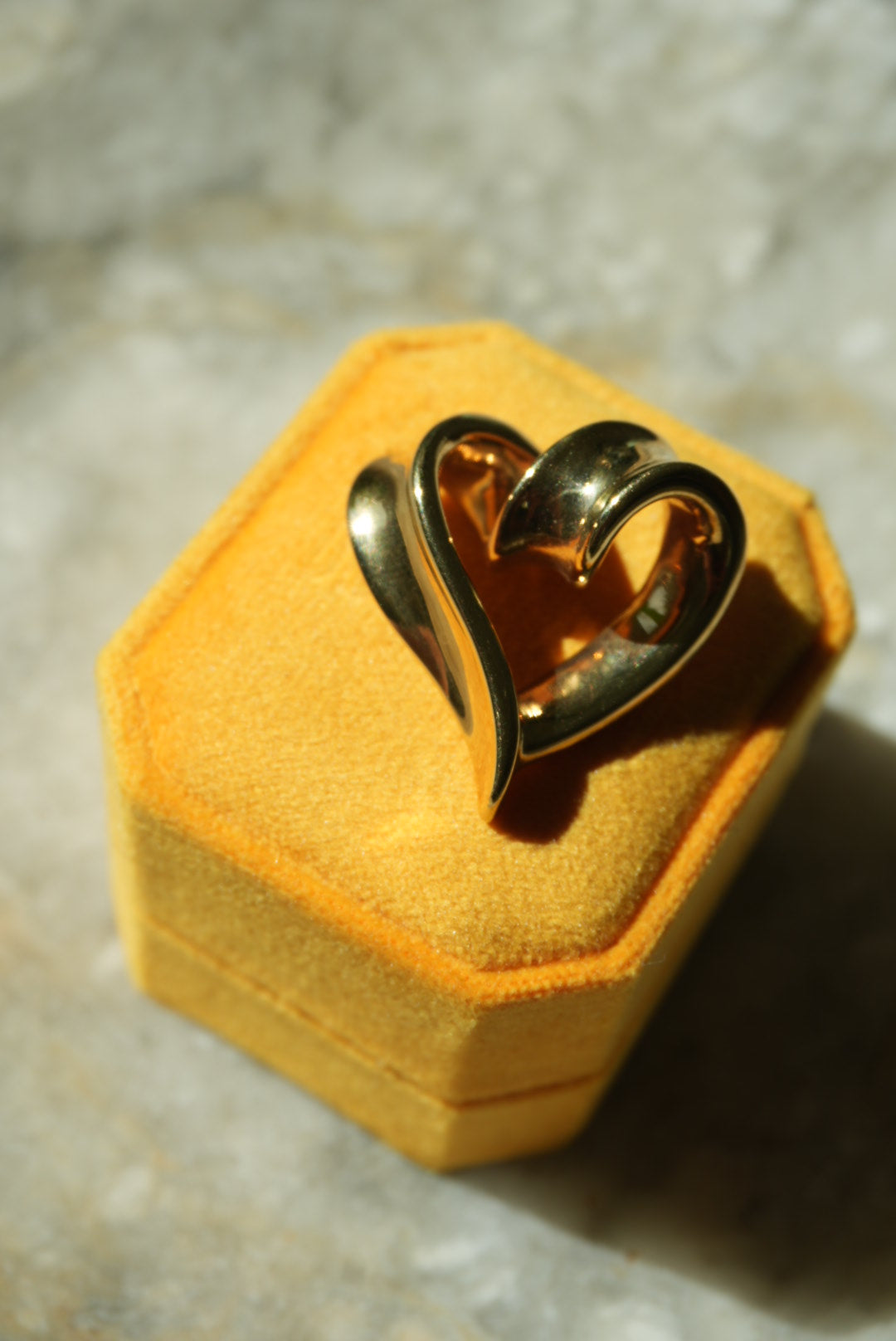 VINTAGE 10K GOLD HEART