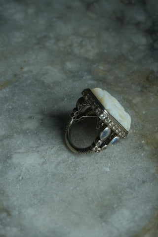STEPHEN DWECK STERLING SOLVER RING - HAND CARVED MOTHER OF PEARL WITH QUARTZ & MOONSTONE SZ