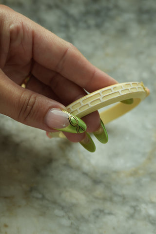 DARLING VINTAGE BANGLES