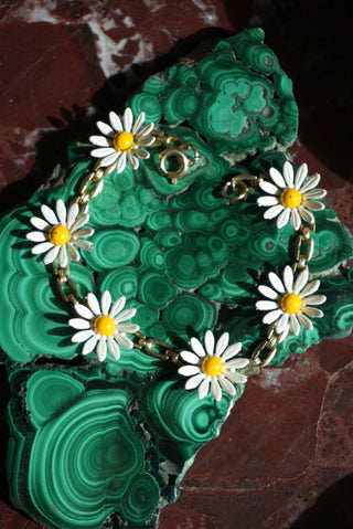 DAISY CHAIN