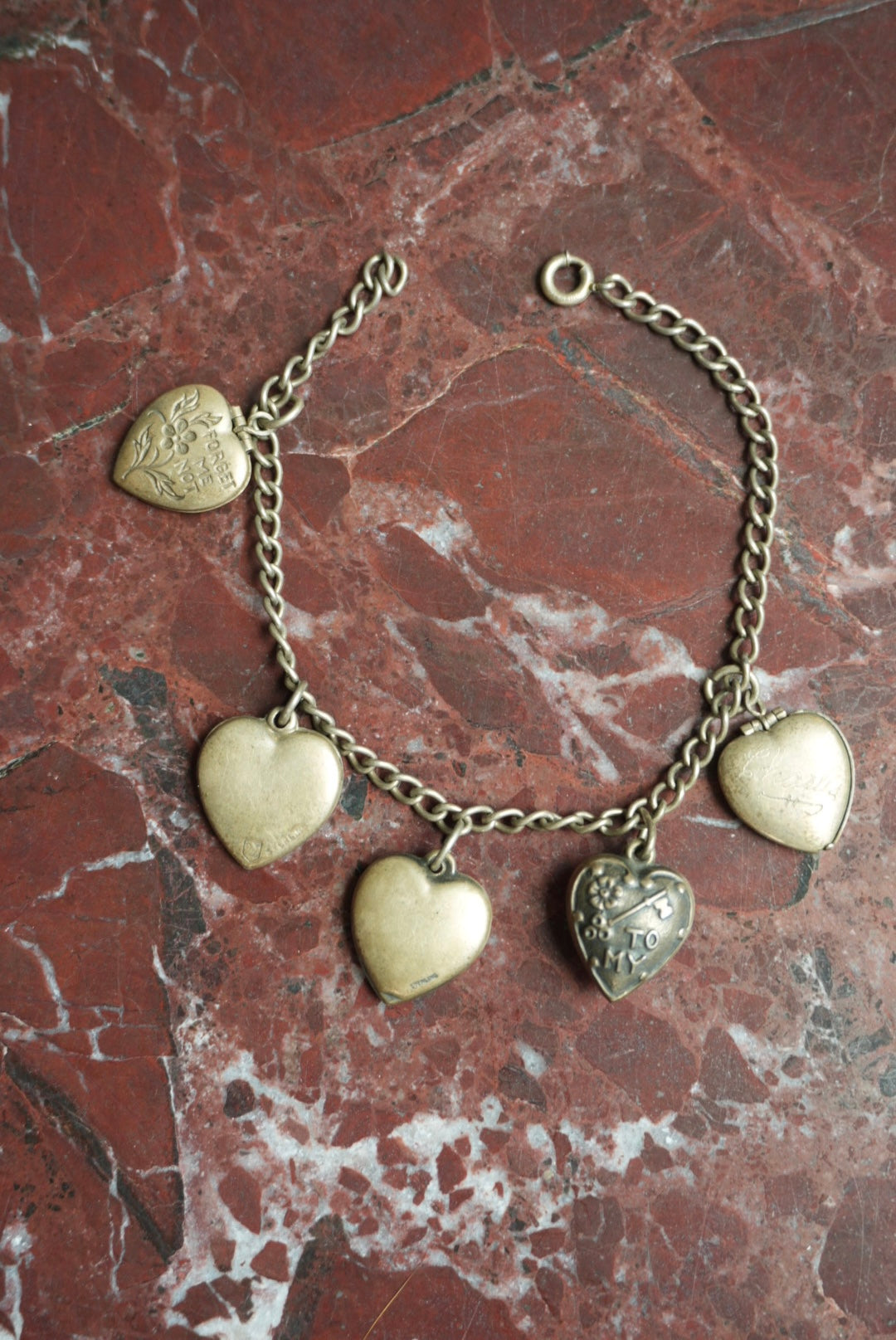 ADAs LOCKET