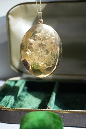 LIFE SIZE LOCKET