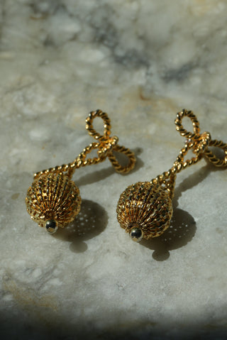 BAUBLES N BOWS
