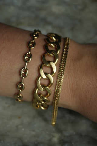 18k Unique Curb Link Bracelet