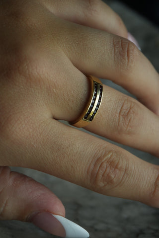 18K GARNET BAND
