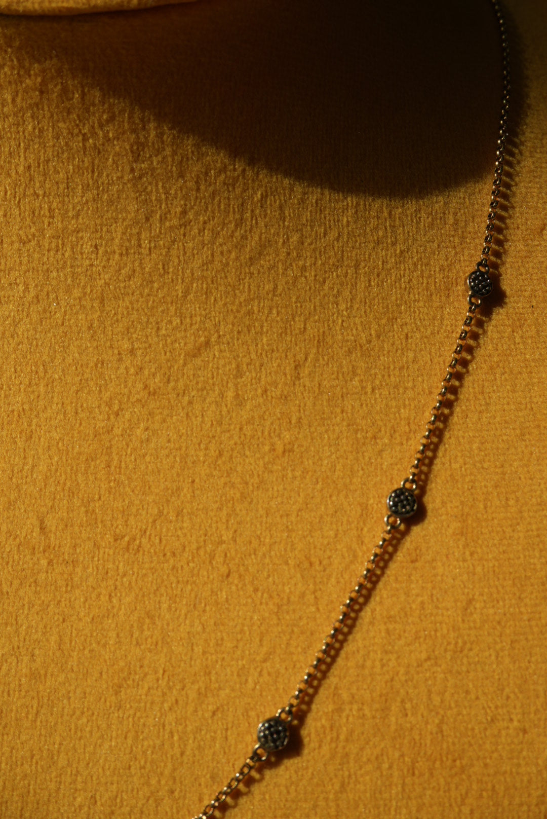 BEZEL CHAINS