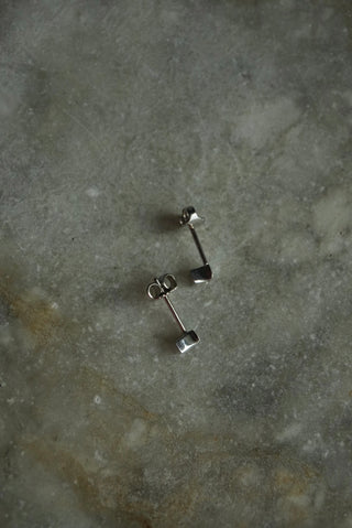 14K WHITE GOLD STUDS