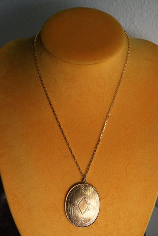 LADY LOCKET