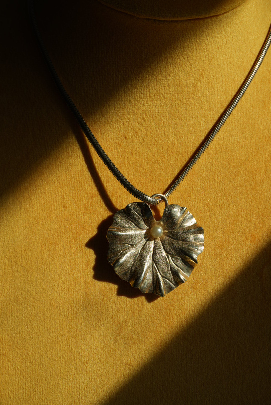 LILY LEAF