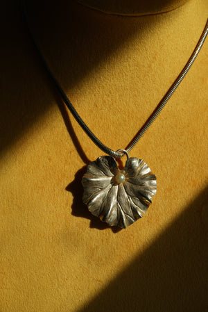 LILY LEAF