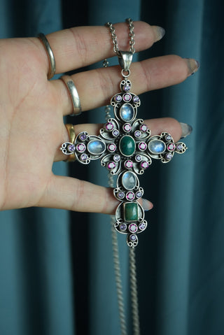 VINTAGE CROSS NECKLACE