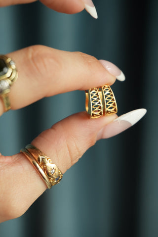 14K VICTORIAN HUGGIE HOOPS