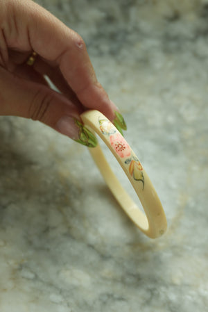 DARLING VINTAGE BANGLES