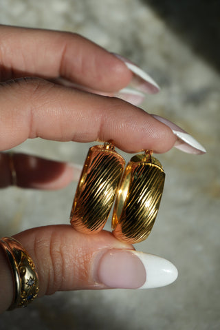 CHUNKY GOLD HOOPS