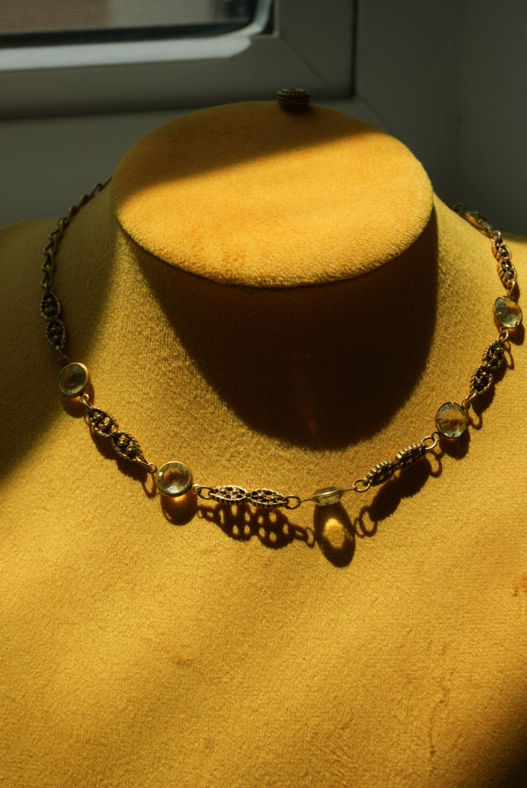 PRINCESS CHOKER