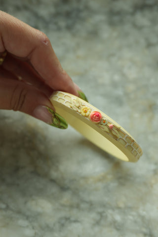 DARLING VINTAGE BANGLES