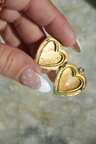 ANTIQUE LOCKET INITIAL ‘D’