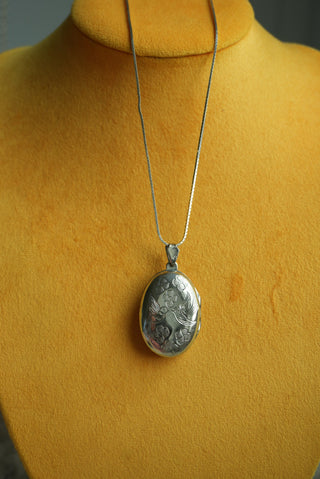 LOVEBIRDS LOCKET