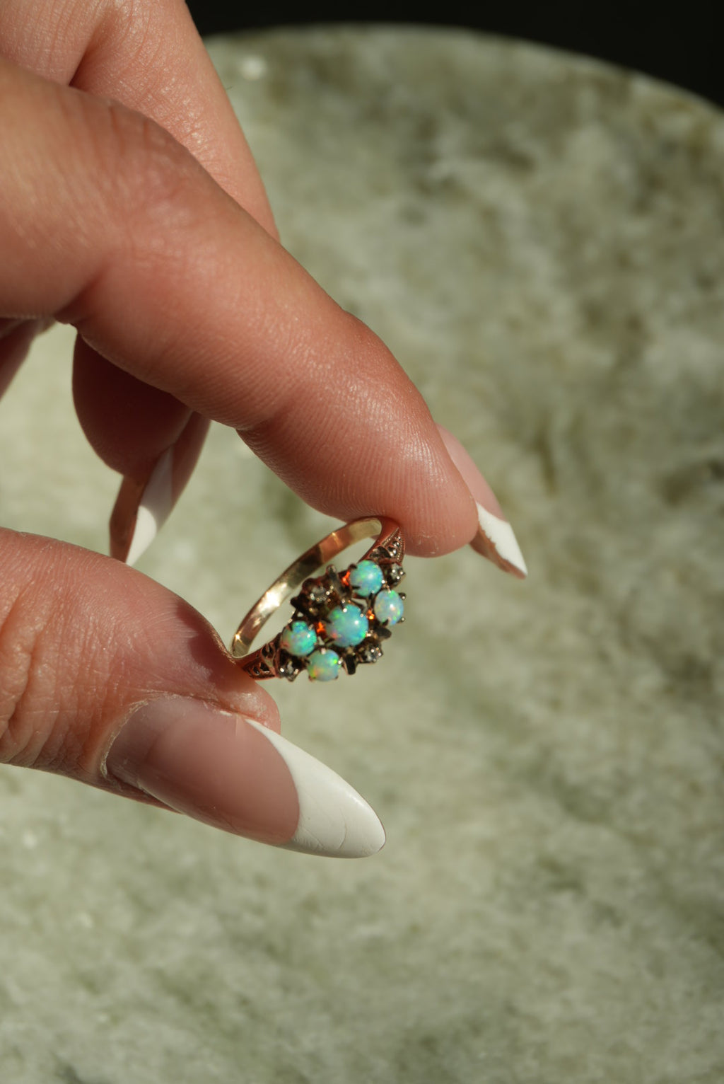 ANTIQUE OPALS SZ 6.5