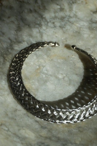QUEENS COLLAR