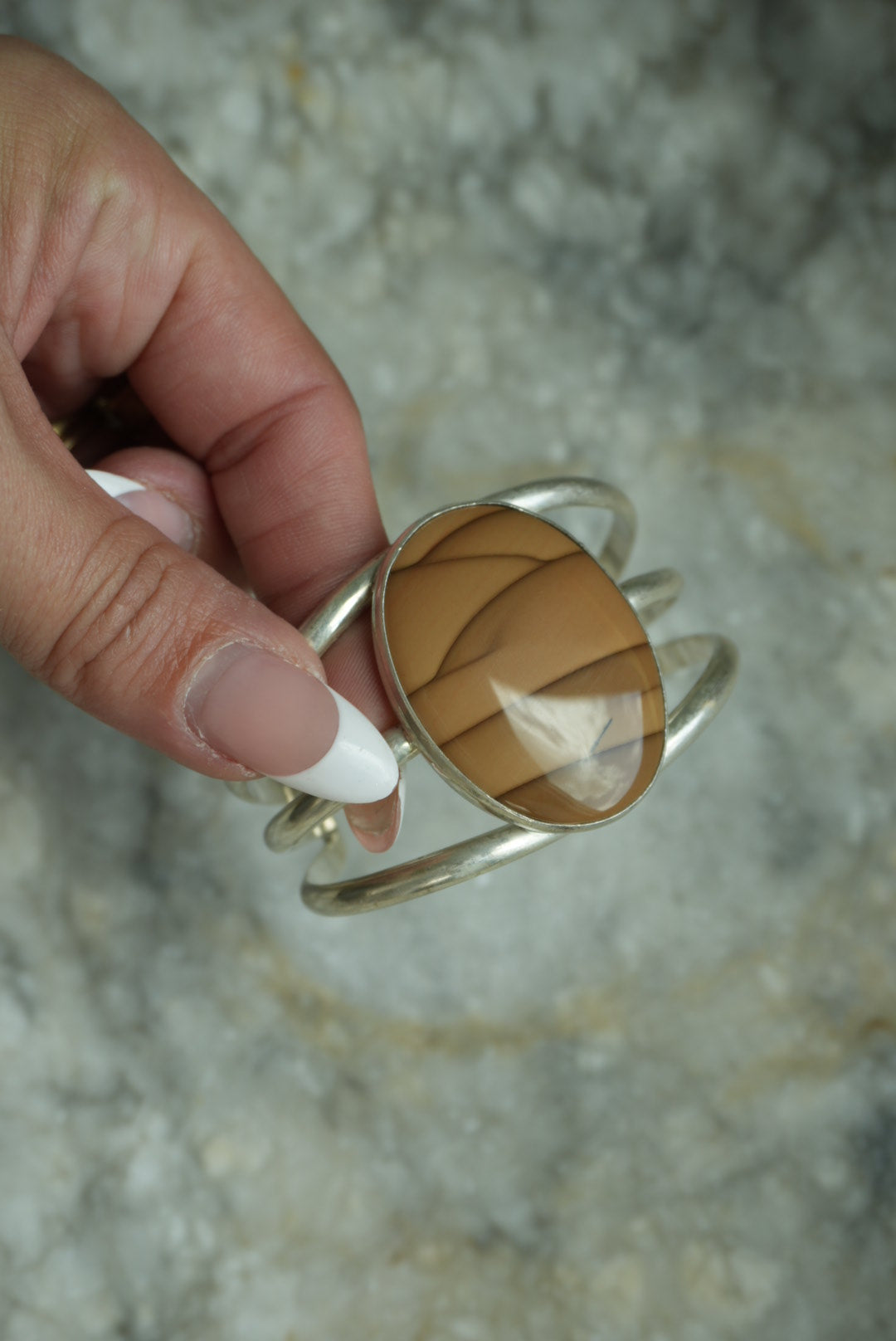 NATIVE AGATE CUFF