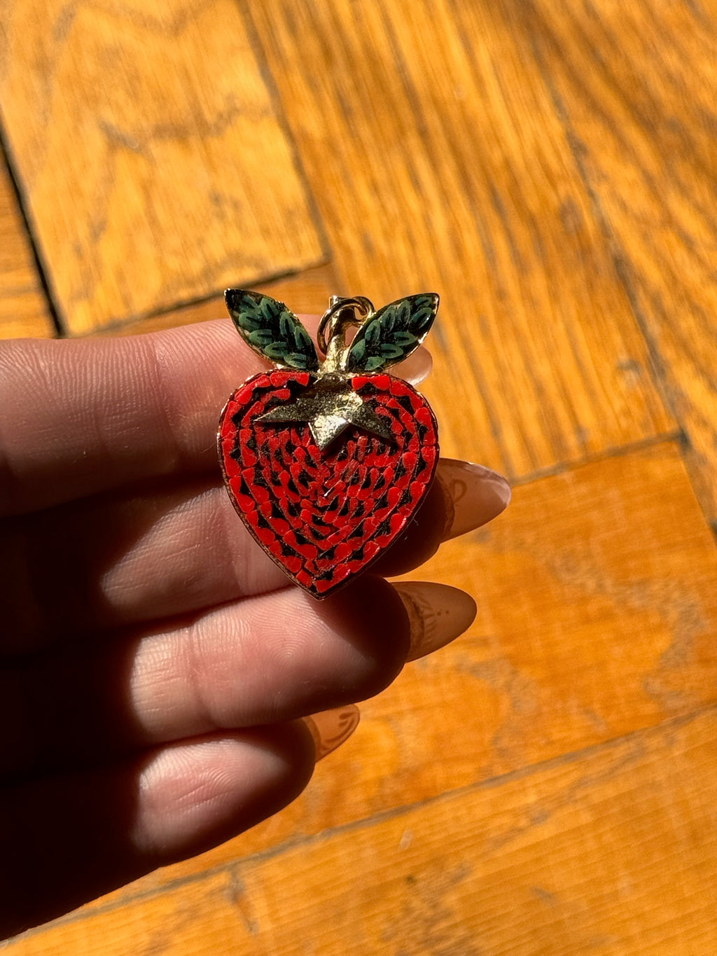 LARGE STRAWBERRY