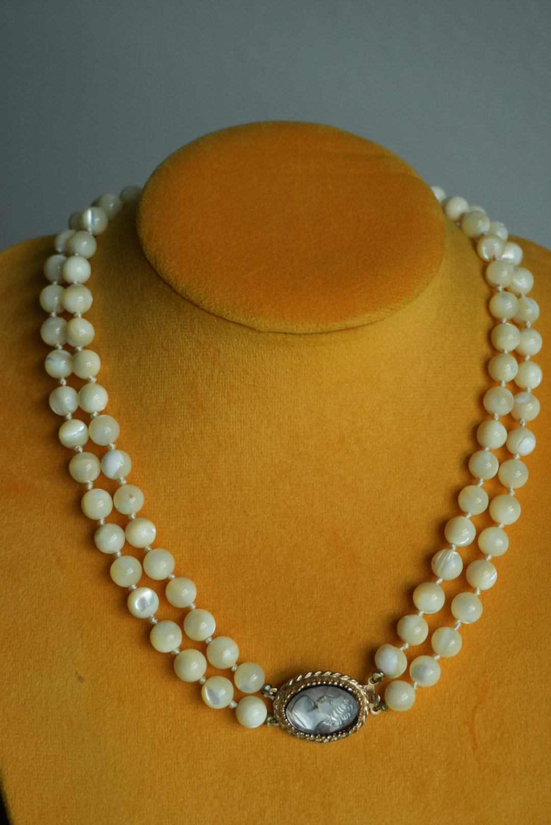 DOUBLE STRANDED CAMEO