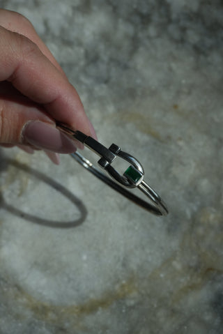 Extra Lucky - Sterling Emerald Horseshoe Bangle