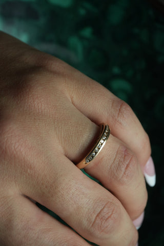 14K DIAMOND INSET BAND