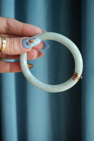 14K JADE BANGLE