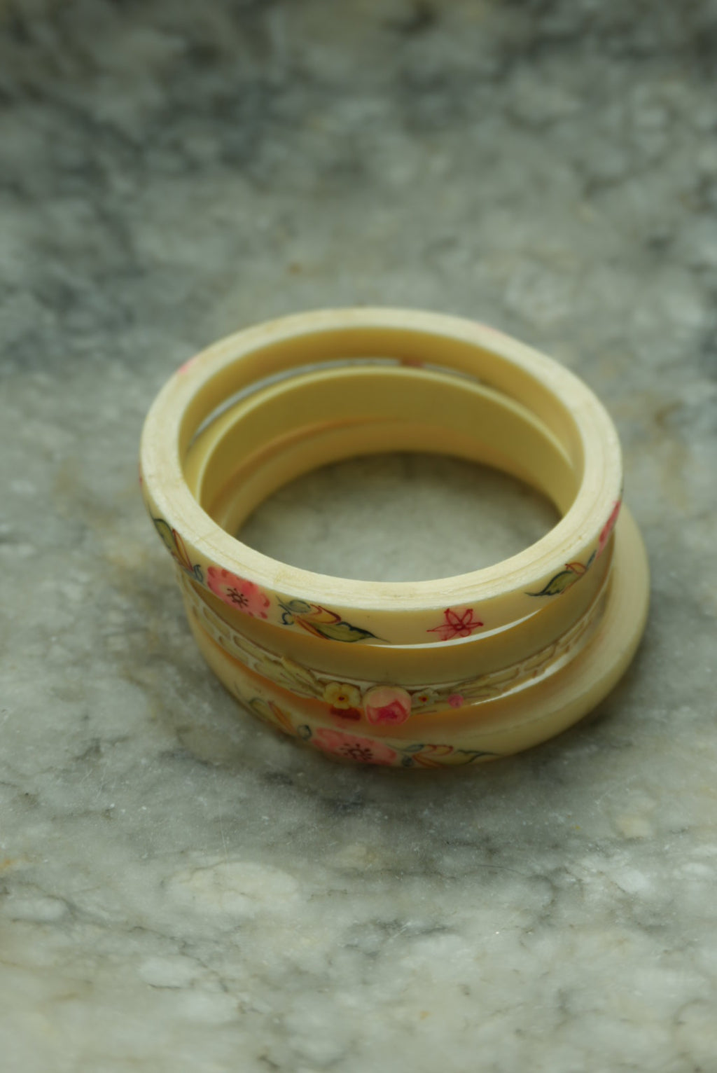 DARLING VINTAGE BANGLES