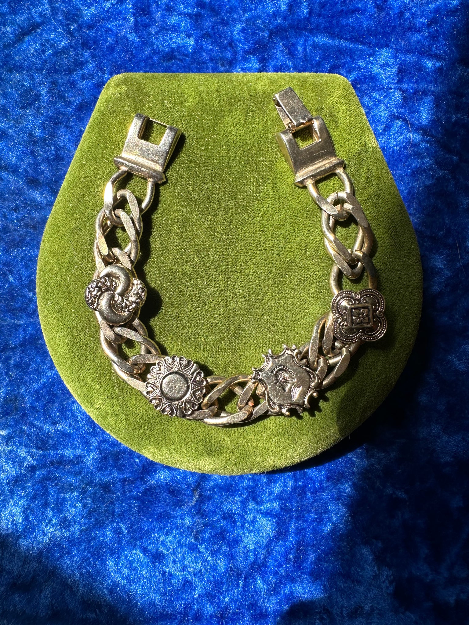 CHAIN CHARM BRACELET