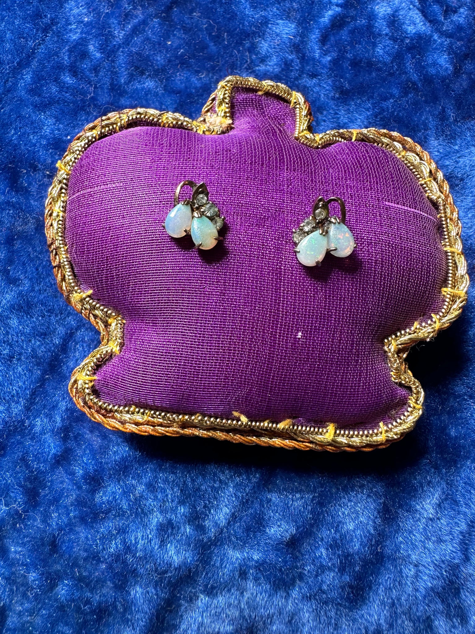 LIL OPAL CLUSTERS