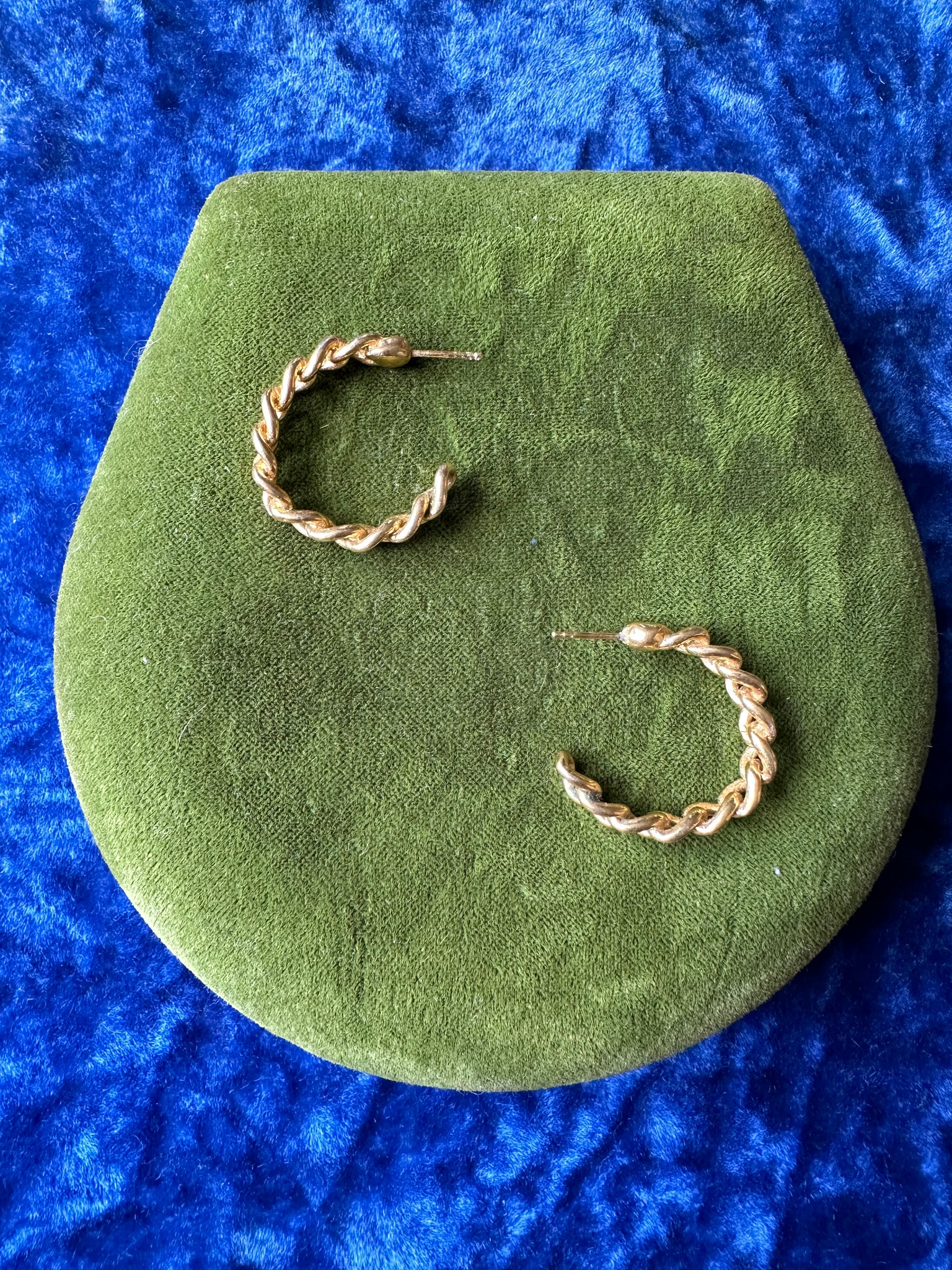 CHAIN HOOPS