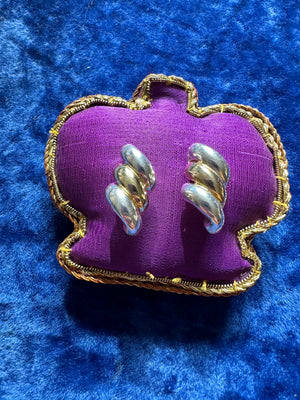 CROISSANT STUDS