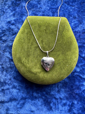 ETCHED HEART LOCKET