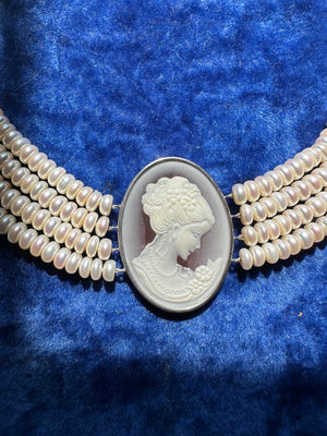 PEARL CAMEO CHOKER