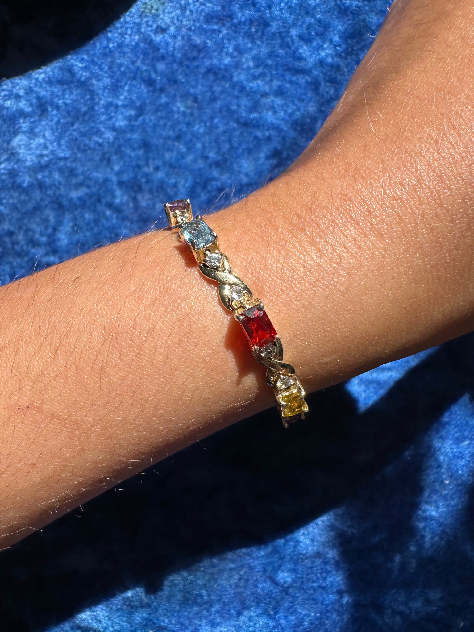 JEWEL TONED BRACELET