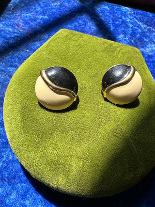 YIN & YANG EARRINGS