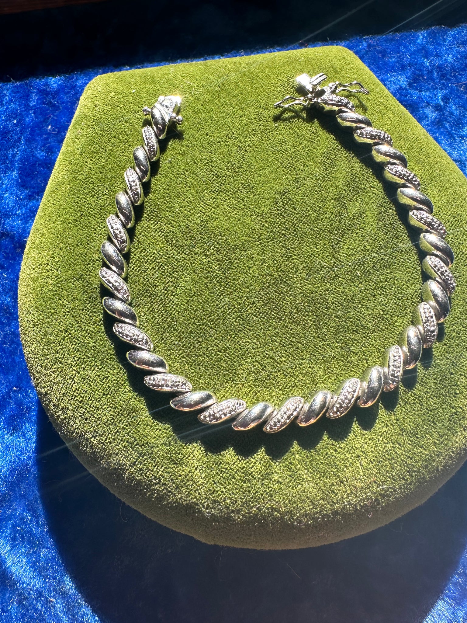 STERLING WAVES
